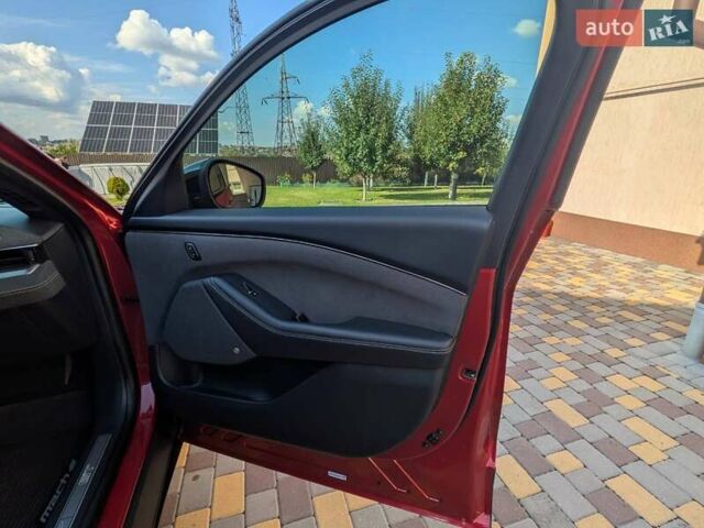 Красный Форд Mustang Mach-E, объемом двигателя 0 л и пробегом 25 тыс. км за 39900 $, фото 27 на Automoto.ua