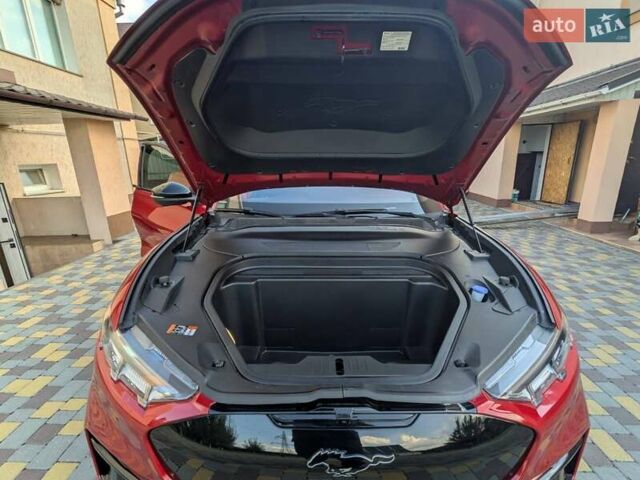 Красный Форд Mustang Mach-E, объемом двигателя 0 л и пробегом 25 тыс. км за 39900 $, фото 13 на Automoto.ua