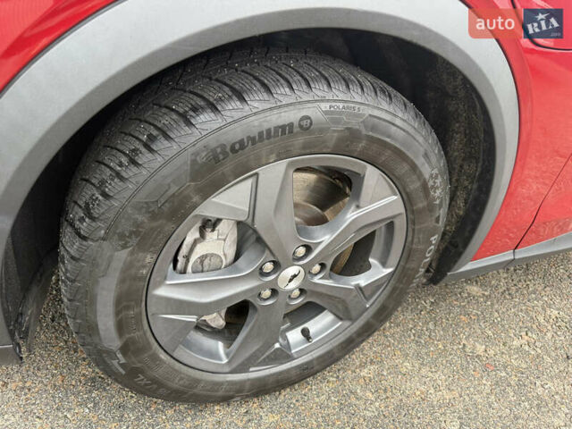 Червоний Форд Mustang Mach-E, об'ємом двигуна 0 л та пробігом 54 тис. км за 25990 $, фото 9 на Automoto.ua