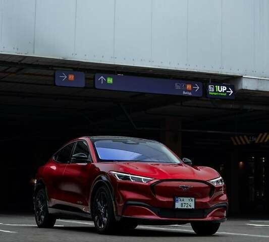Красный Форд Mustang Mach-E, объемом двигателя 0 л и пробегом 26 тыс. км за 29999 $, фото 12 на Automoto.ua