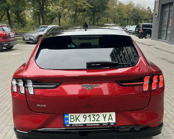 Красный Форд Mustang Mach-E, объемом двигателя 0 л и пробегом 78 тыс. км за 27999 $, фото 5 на Automoto.ua