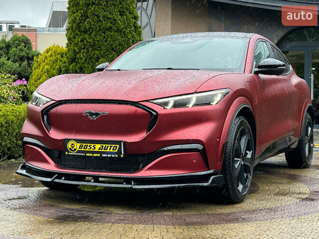 Красный Форд Mustang Mach-E, объемом двигателя 0 л и пробегом 47 тыс. км за 32500 $, фото 2 на Automoto.ua