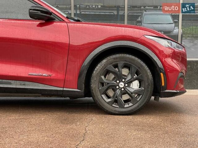 Красный Форд Mustang Mach-E, объемом двигателя 0 л и пробегом 24 тыс. км за 33300 $, фото 4 на Automoto.ua