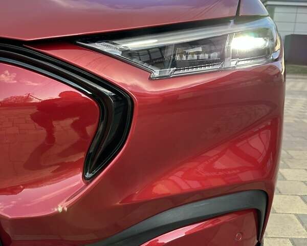 Красный Форд Mustang Mach-E, объемом двигателя 0 л и пробегом 41 тыс. км за 31999 $, фото 7 на Automoto.ua