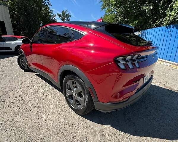 Красный Форд Mustang Mach-E, объемом двигателя 0 л и пробегом 62 тыс. км за 27500 $, фото 3 на Automoto.ua