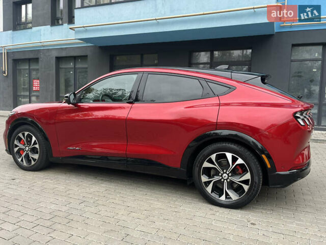 Красный Форд Mustang Mach-E, объемом двигателя 0 л и пробегом 78 тыс. км за 27999 $, фото 3 на Automoto.ua