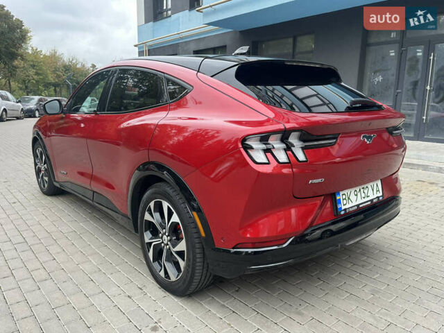 Красный Форд Mustang Mach-E, объемом двигателя 0 л и пробегом 78 тыс. км за 27999 $, фото 4 на Automoto.ua