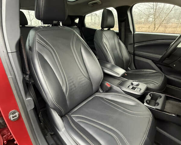 Красный Форд Mustang Mach-E, объемом двигателя 0 л и пробегом 52 тыс. км за 25500 $, фото 15 на Automoto.ua