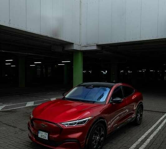 Красный Форд Mustang Mach-E, объемом двигателя 0 л и пробегом 26 тыс. км за 30899 $, фото 4 на Automoto.ua