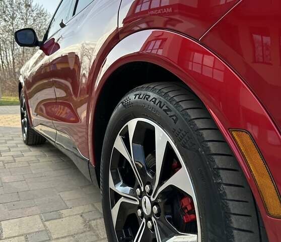 Красный Форд Mustang Mach-E, объемом двигателя 0 л и пробегом 41 тыс. км за 31999 $, фото 9 на Automoto.ua