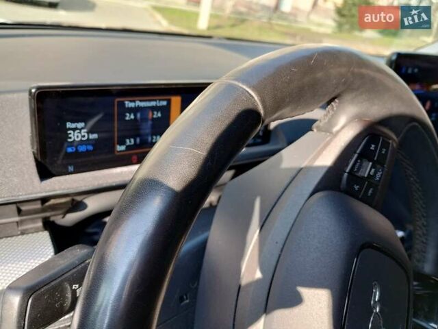 Червоний Форд Mustang Mach-E, об'ємом двигуна 0 л та пробігом 98 тис. км за 18000 $, фото 18 на Automoto.ua