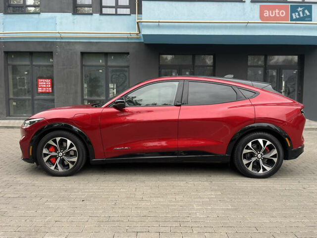 Красный Форд Mustang Mach-E, объемом двигателя 0 л и пробегом 78 тыс. км за 27999 $, фото 2 на Automoto.ua