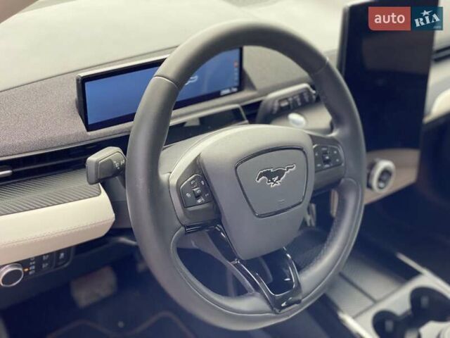 Красный Форд Mustang Mach-E, объемом двигателя 0 л и пробегом 24 тыс. км за 33300 $, фото 18 на Automoto.ua