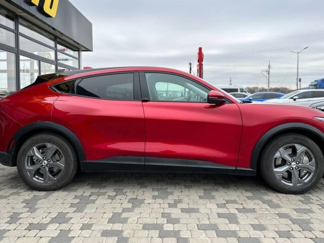 Красный Форд Mustang Mach-E, объемом двигателя 75 л и пробегом 16 тыс. км за 28500 $, фото 1 на Automoto.ua