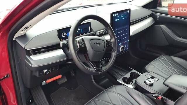 Красный Форд Mustang Mach-E, объемом двигателя 0 л и пробегом 52 тыс. км за 21500 $, фото 16 на Automoto.ua