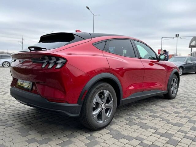Красный Форд Mustang Mach-E, объемом двигателя 75 л и пробегом 16 тыс. км за 28500 $, фото 2 на Automoto.ua