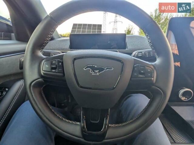 Красный Форд Mustang Mach-E, объемом двигателя 0 л и пробегом 25 тыс. км за 39900 $, фото 18 на Automoto.ua