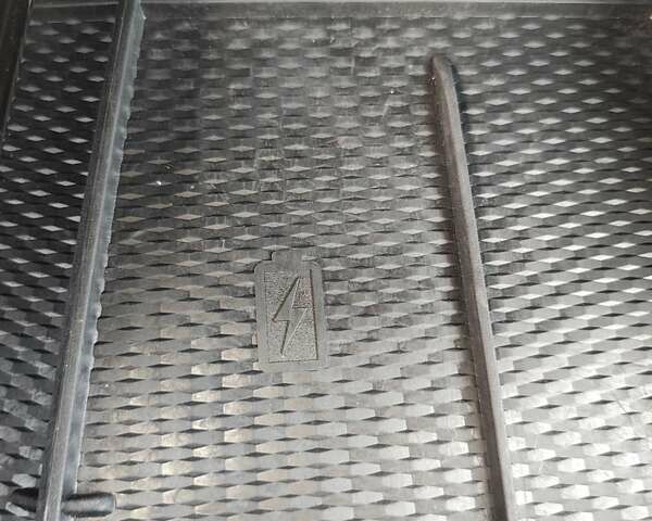 Красный Форд Mustang Mach-E, объемом двигателя 0 л и пробегом 52 тыс. км за 22500 $, фото 22 на Automoto.ua