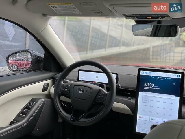 Красный Форд Mustang Mach-E, объемом двигателя 0 л и пробегом 24 тыс. км за 33300 $, фото 36 на Automoto.ua