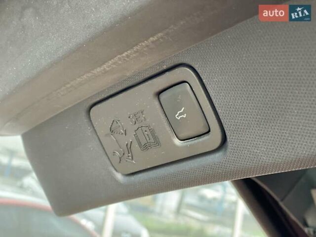 Красный Форд Mustang Mach-E, объемом двигателя 0 л и пробегом 24 тыс. км за 33300 $, фото 10 на Automoto.ua