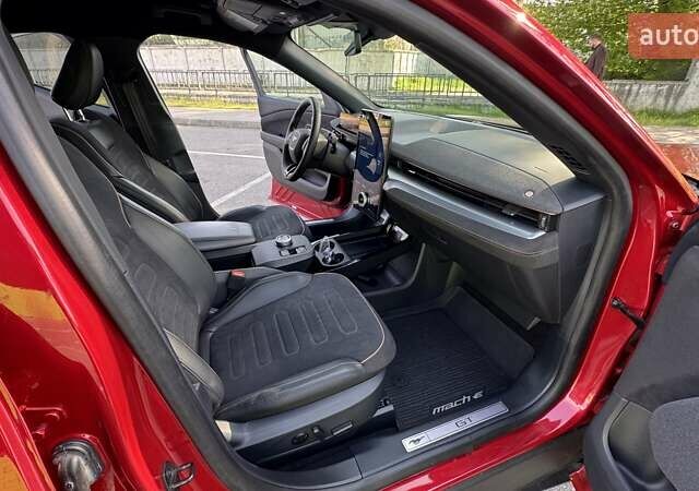 Красный Форд Mustang Mach-E, объемом двигателя 0 л и пробегом 43 тыс. км за 29999 $, фото 38 на Automoto.ua