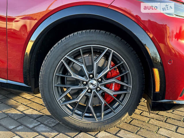 Красный Форд Mustang Mach-E, объемом двигателя 0 л и пробегом 14 тыс. км за 38000 $, фото 5 на Automoto.ua