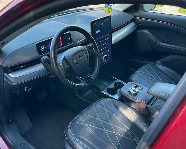 Червоний Форд Mustang Mach-E, об'ємом двигуна 0 л та пробігом 106 тис. км за 21300 $, фото 6 на Automoto.ua