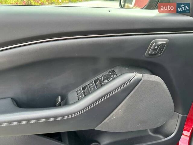 Красный Форд Mustang Mach-E, объемом двигателя 0 л и пробегом 69 тыс. км за 19990 $, фото 12 на Automoto.ua