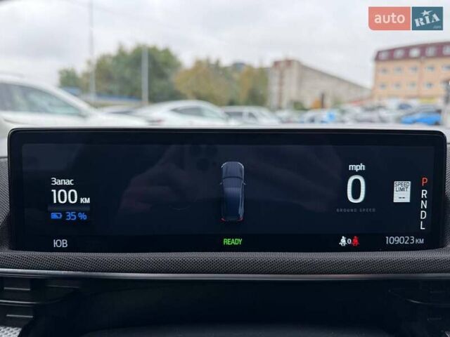 Красный Форд Mustang Mach-E, объемом двигателя 0 л и пробегом 107 тыс. км за 19500 $, фото 6 на Automoto.ua