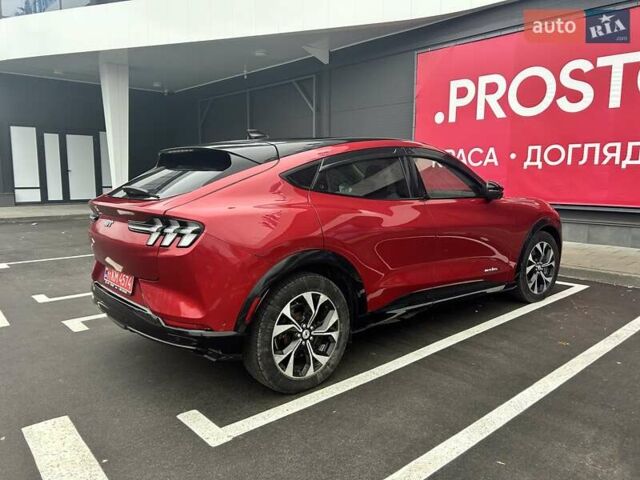 Красный Форд Mustang Mach-E, объемом двигателя 0 л и пробегом 80 тыс. км за 26500 $, фото 6 на Automoto.ua