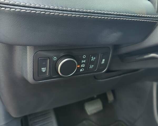 Красный Форд Mustang Mach-E, объемом двигателя 0 л и пробегом 59 тыс. км за 27000 $, фото 28 на Automoto.ua