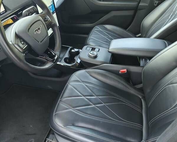 Красный Форд Mustang Mach-E, объемом двигателя 0 л и пробегом 59 тыс. км за 27000 $, фото 27 на Automoto.ua