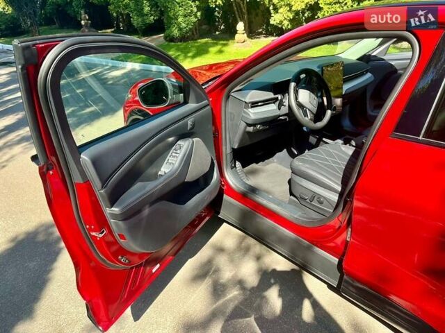 Красный Форд Mustang Mach-E, объемом двигателя 0 л и пробегом 26 тыс. км за 27400 $, фото 10 на Automoto.ua