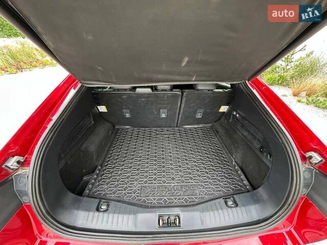 Красный Форд Mustang Mach-E, объемом двигателя 0 л и пробегом 69 тыс. км за 19990 $, фото 24 на Automoto.ua