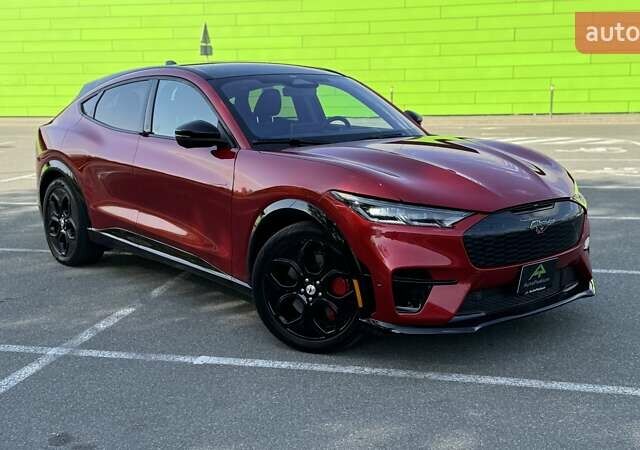 Красный Форд Mustang Mach-E, объемом двигателя 0 л и пробегом 43 тыс. км за 29999 $, фото 12 на Automoto.ua