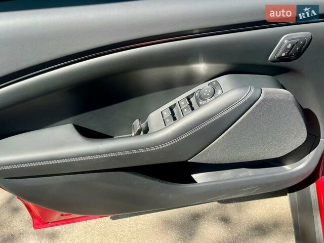 Красный Форд Mustang Mach-E, объемом двигателя 0 л и пробегом 26 тыс. км за 27400 $, фото 13 на Automoto.ua