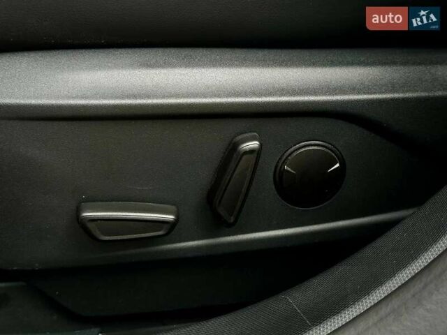 Красный Форд Mustang Mach-E, объемом двигателя 0 л и пробегом 14 тыс. км за 30999 $, фото 28 на Automoto.ua