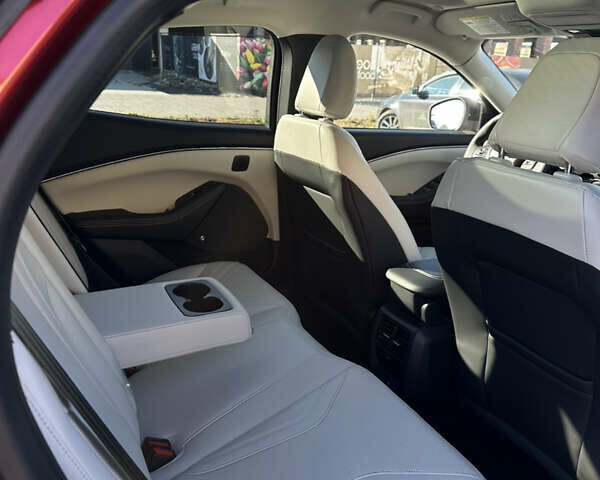 Красный Форд Mustang Mach-E, объемом двигателя 0 л и пробегом 9 тыс. км за 35800 $, фото 24 на Automoto.ua