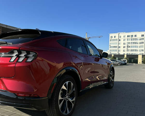 Красный Форд Mustang Mach-E, объемом двигателя 0 л и пробегом 9 тыс. км за 35800 $, фото 4 на Automoto.ua