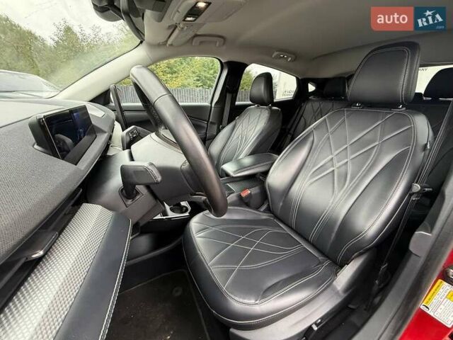 Красный Форд Mustang Mach-E, объемом двигателя 0 л и пробегом 107 тыс. км за 19500 $, фото 12 на Automoto.ua