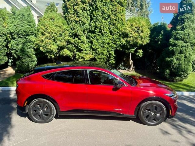 Красный Форд Mustang Mach-E, объемом двигателя 0 л и пробегом 26 тыс. км за 27400 $, фото 2 на Automoto.ua