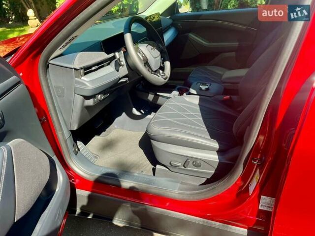 Красный Форд Mustang Mach-E, объемом двигателя 0 л и пробегом 26 тыс. км за 27400 $, фото 11 на Automoto.ua