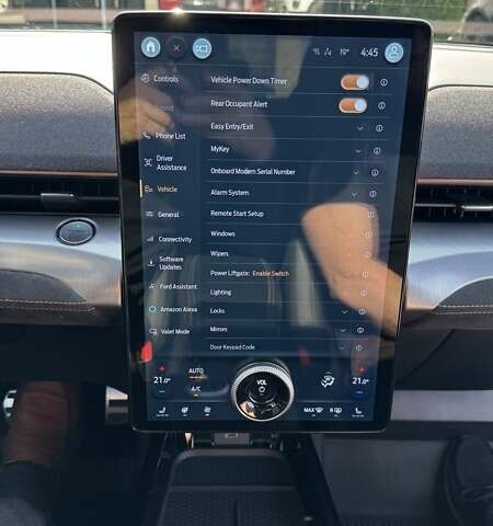 Красный Форд Mustang Mach-E, объемом двигателя 0 л и пробегом 43 тыс. км за 29999 $, фото 64 на Automoto.ua
