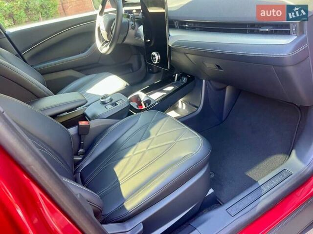 Красный Форд Mustang Mach-E, объемом двигателя 0 л и пробегом 26 тыс. км за 27400 $, фото 16 на Automoto.ua
