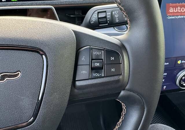 Красный Форд Mustang Mach-E, объемом двигателя 0 л и пробегом 43 тыс. км за 29999 $, фото 47 на Automoto.ua