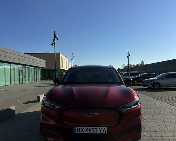 Красный Форд Mustang Mach-E, объемом двигателя 0 л и пробегом 9 тыс. км за 35800 $, фото 12 на Automoto.ua