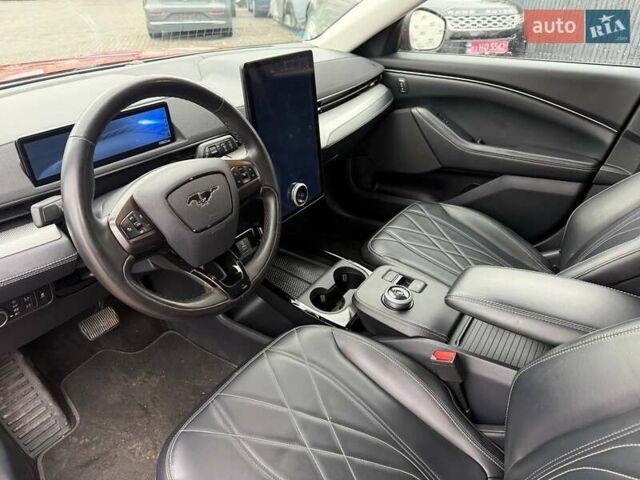 Красный Форд Mustang Mach-E, объемом двигателя 0 л и пробегом 107 тыс. км за 19500 $, фото 5 на Automoto.ua