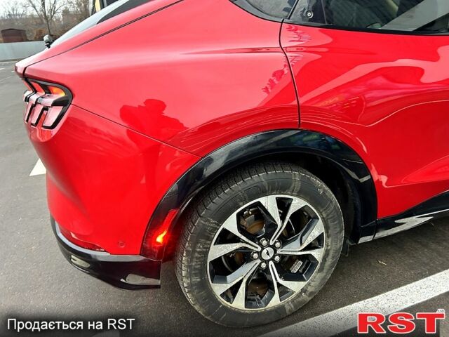 Червоний Форд Mustang Mach-E, об'ємом двигуна 0.35 л та пробігом 80 тис. км за 26500 $, фото 5 на Automoto.ua