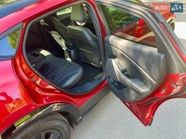 Красный Форд Mustang Mach-E, объемом двигателя 0 л и пробегом 26 тыс. км за 27400 $, фото 17 на Automoto.ua