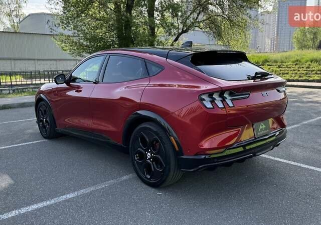Красный Форд Mustang Mach-E, объемом двигателя 0 л и пробегом 43 тыс. км за 29999 $, фото 5 на Automoto.ua